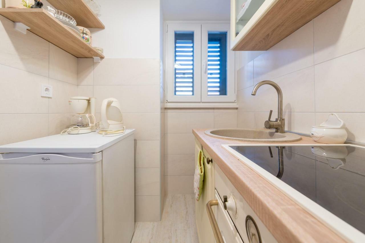 Elegant & Enchanting - Apartment At Old Town Entrance - Дубровник Екстериор снимка