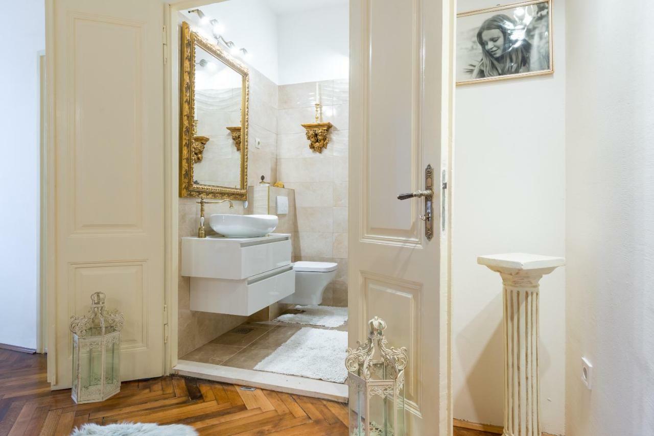 Elegant & Enchanting - Apartment At Old Town Entrance - Дубровник Екстериор снимка