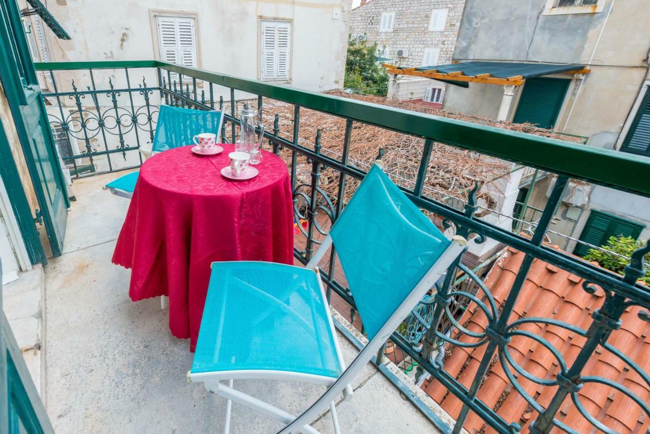 Elegant & Enchanting - Apartment At Old Town Entrance - Дубровник Екстериор снимка