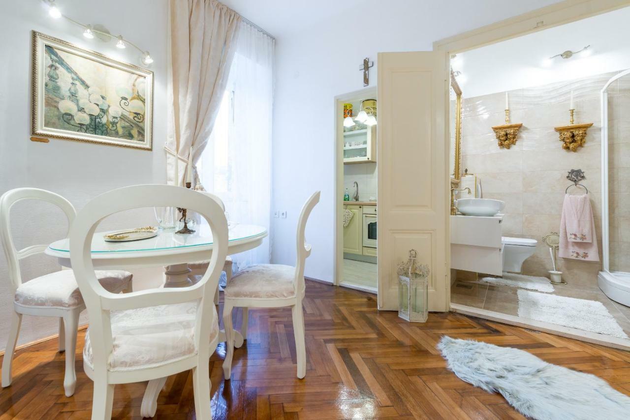 Elegant & Enchanting - Apartment At Old Town Entrance - Дубровник Екстериор снимка